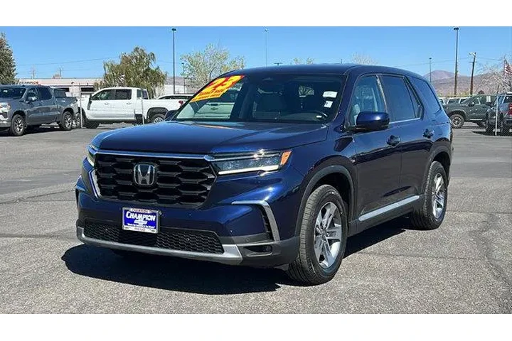 $29984 : Honda Pilot 2023 AWD EX-L 4d image 1