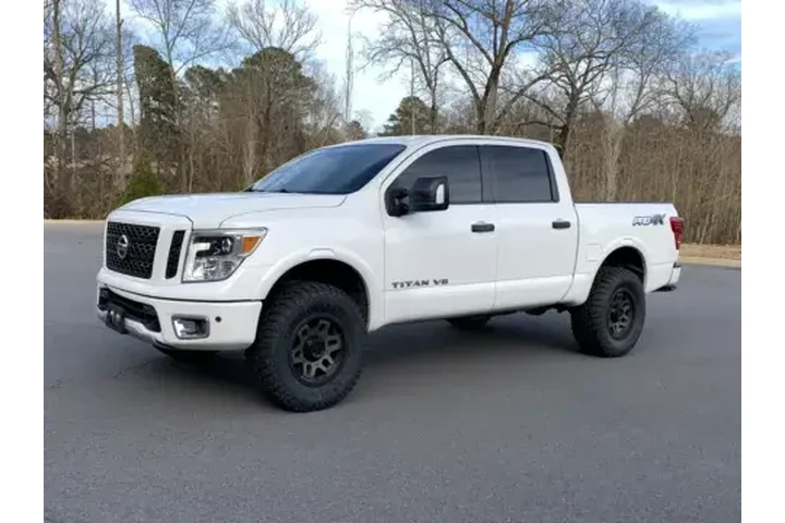 $28900 : 2018 TITAN SV image 4