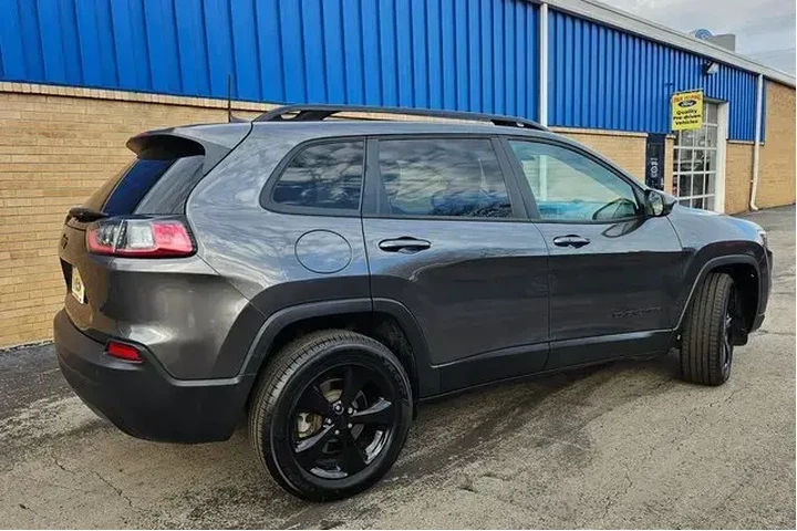 $16999 : Jeep Cherokee 2019 4x4 Latit image 7