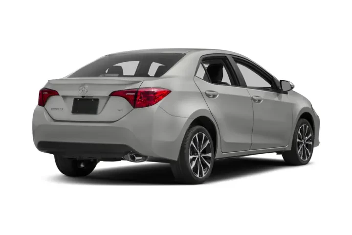 2017 Corolla SE Sedan 4D image 2