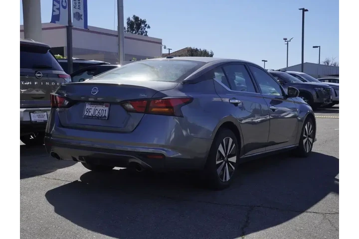 $15150 : Nissan Altima 2020 2.5 SL 4d image 4