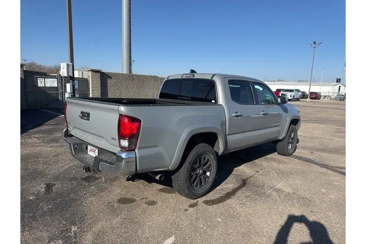 $29982 : Toyota Tacoma 2021 4x4 TRD P image 7