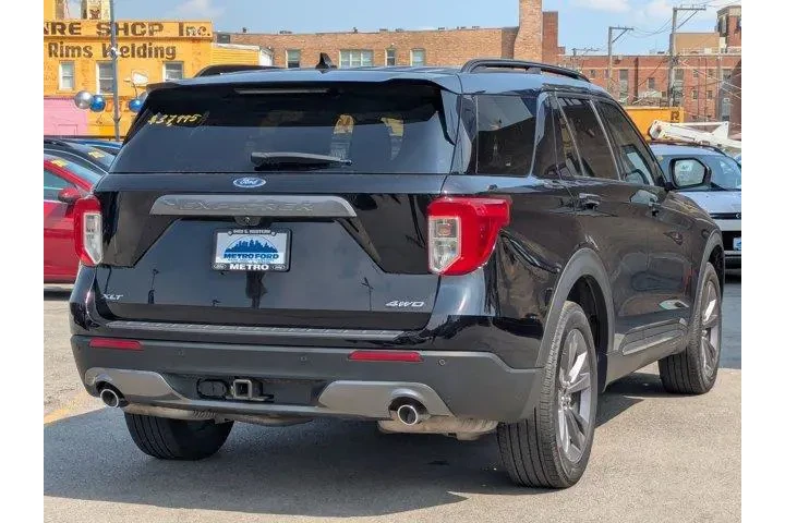 $28777 : Ford Explorer 2023 AWD XLT 4 image 4