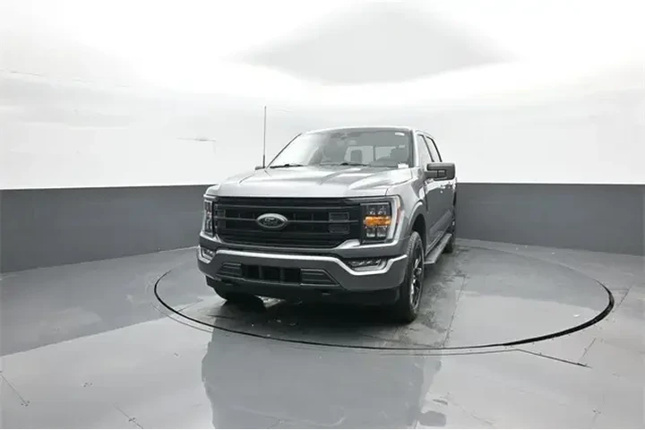 $38880 : Ford F-150 2023 4x4 XLT 4dr image 3