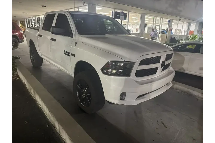 $20936 : Ram 1500 2017 4x2 Express 4d image 4