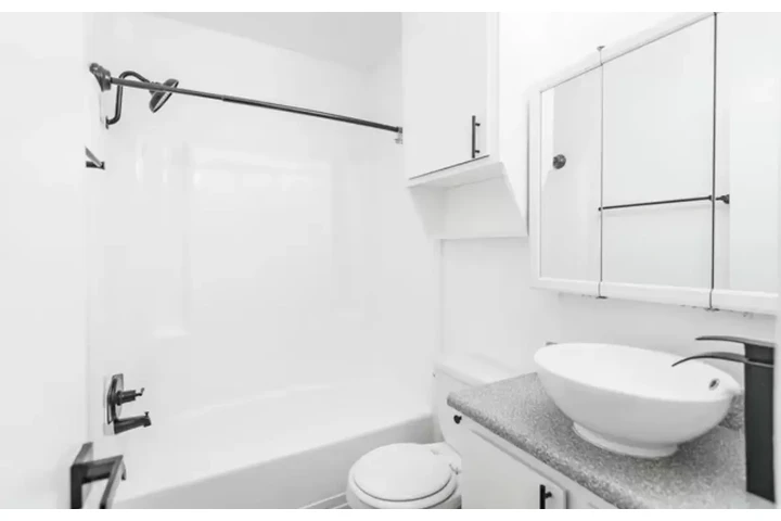 $1500 : 1 bedroom apartment in LA image 8