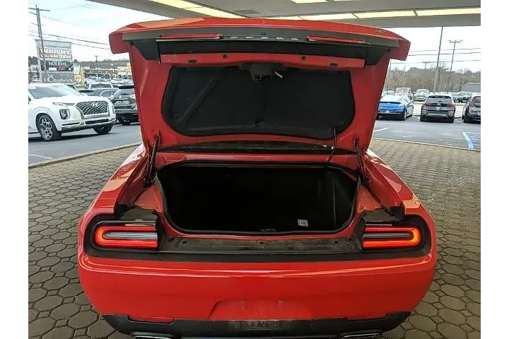 $26955 : Dodge Challenger 2022 AWD GT image 8