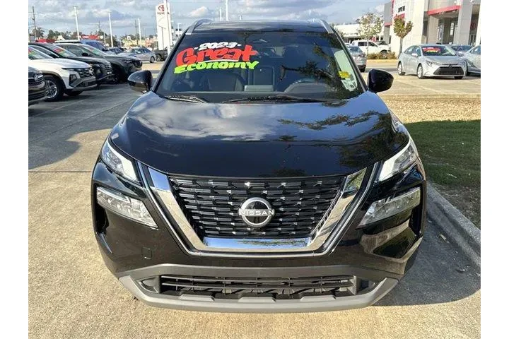 $23049 : Nissan Rogue 2023 SV 4dr Cro image 2