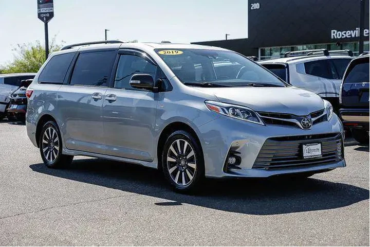 $28992 : Toyota Sienna 2019 AWD XLE 7 image 6