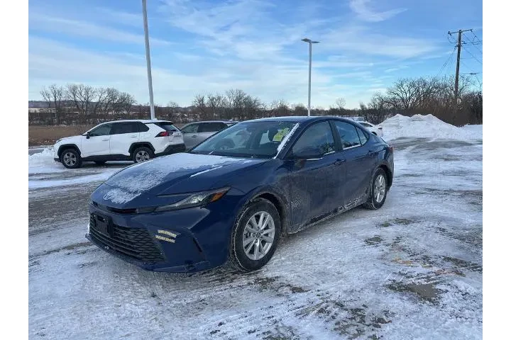 $30995 : Toyota Camry 2026 AWD LE 4dr image 3