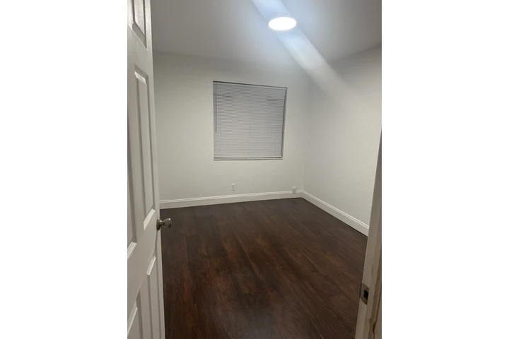 $825 : Rento una habitación image 1