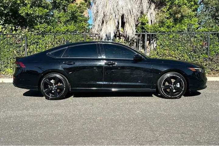 $27487 : Honda Accord Hybrid 2023 Spo image 3