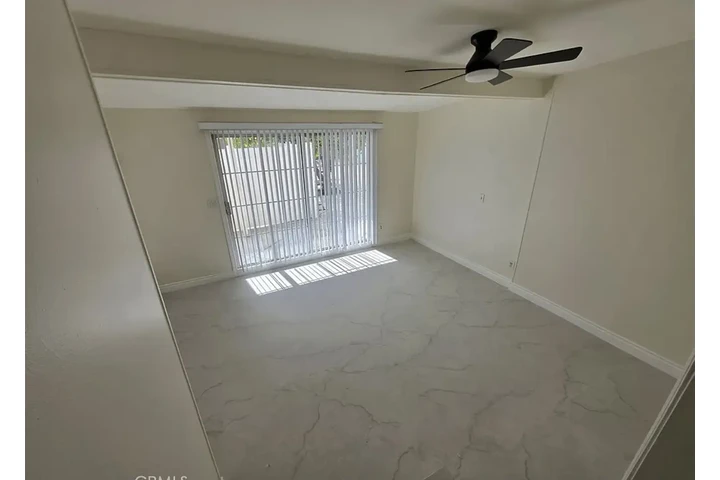 $1700 : 3 habitaciones, 2 baños, North image 3