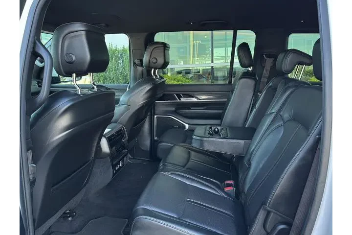 $34250 : Jeep Wagoneer 2022 4x4 Serie image 9