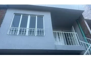 APARTAMENTO EN SEGUNDO PISO en Cali