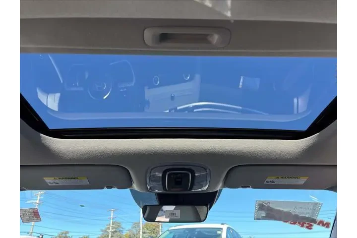 $27095 : Hyundai ELANTRA 2025 Limited image 8