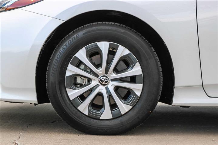 $26988 : Pre-Owned 2021 Toyota Prius P image 9
