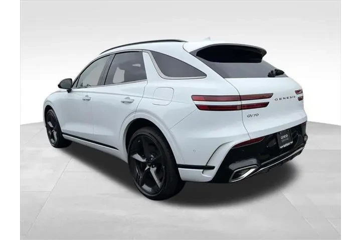 $60 : Genesis GV70 2026 AWD 2.5T S image 9