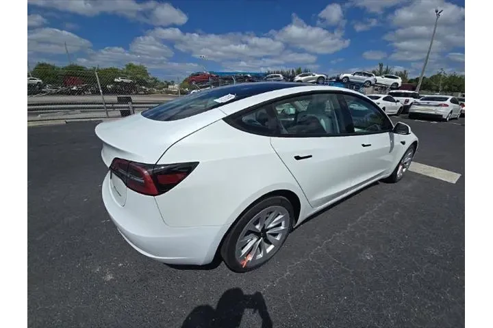 $28493 : Tesla Model 3 2023 AWD Long image 4