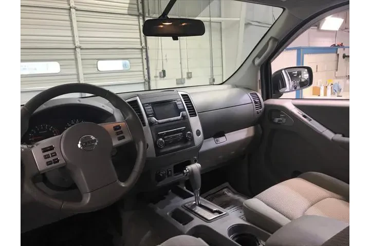 $16679 : Nissan Frontier 2015 4x4 S 4 image 4