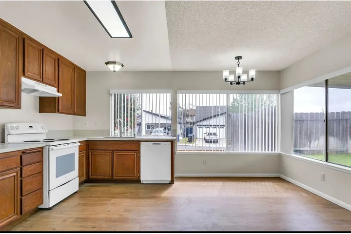 $1500 : Charming 3bed 2bath image 1