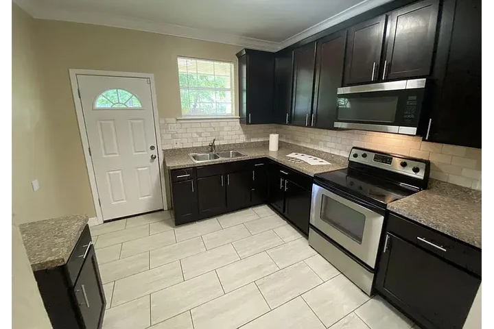 $1250 : RENT AVAILABLE NOW DALLAS TX image 2