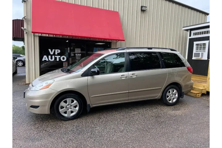 $9999 : 2010 Sienna LE 8-Passenger image 8