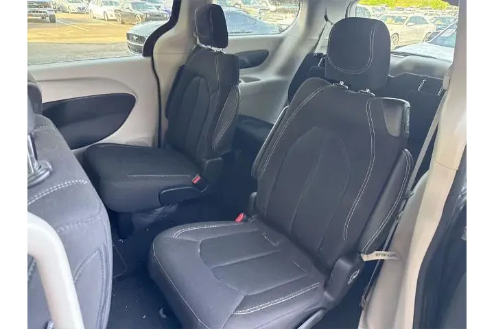 $19123 : Chrysler Voyager 2023 LX 4dr image 4
