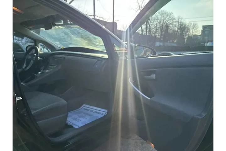 $4499 : 2010 Prius II image 9