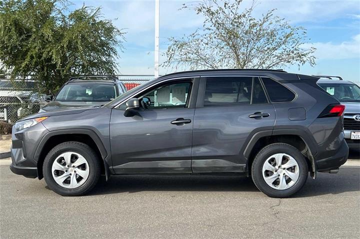 $22998 : RAV4 LE image 9