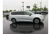$27980 : Chrysler Pacifica Plug-In Hy thumbnail