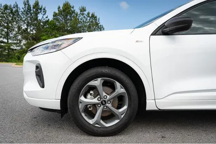$25874 : Ford Escape 2023 AWD ST-Line image 4