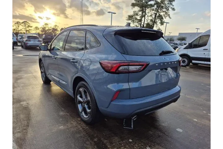 $22691 : Ford Escape 2024 ST-Line 4dr image 3