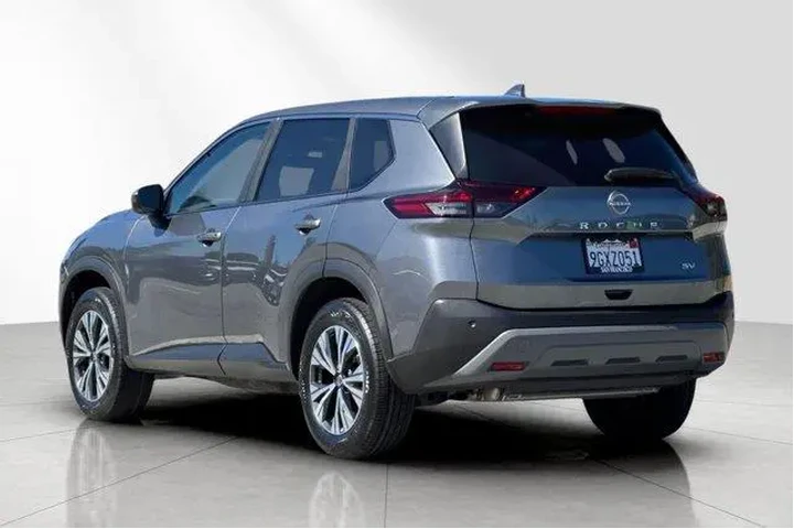 $22882 : Nissan Rogue 2023 SV 4dr Cro image 6