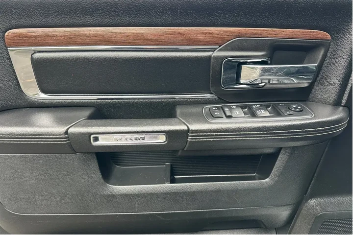 $21588 : Ram 1500 Classic 2019 4x4 La image 10