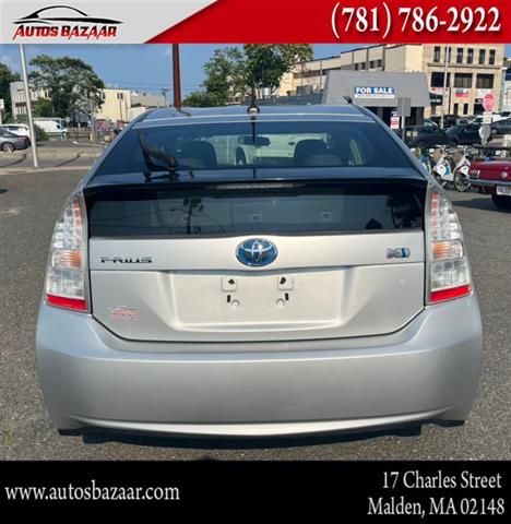 $7900 : Used 2011 Prius 5dr HB III (N image 4