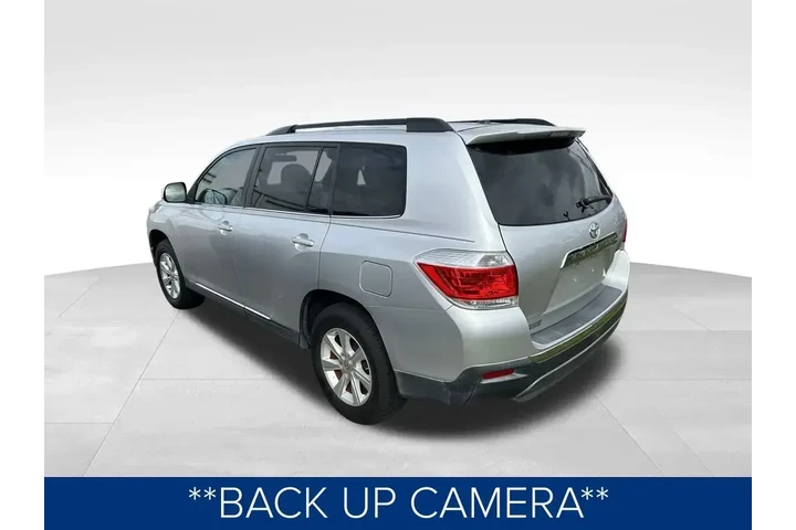 $12498 : Toyota Highlander 2011 SE 4d image 6