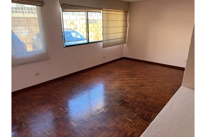 $400 : Departamento en lugar estrateg image 3