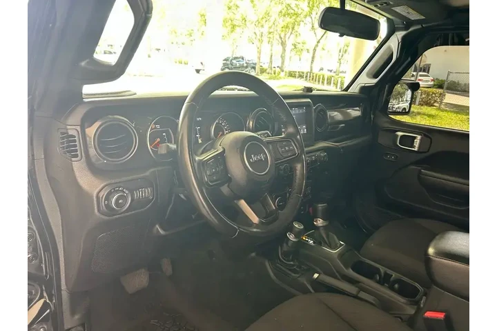 $23574 : Jeep Wrangler Unlimited 2022 image 6