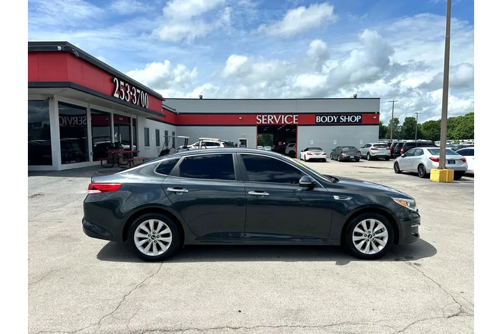 $8900 : 2016 Optima 4dr Sdn LX image 1