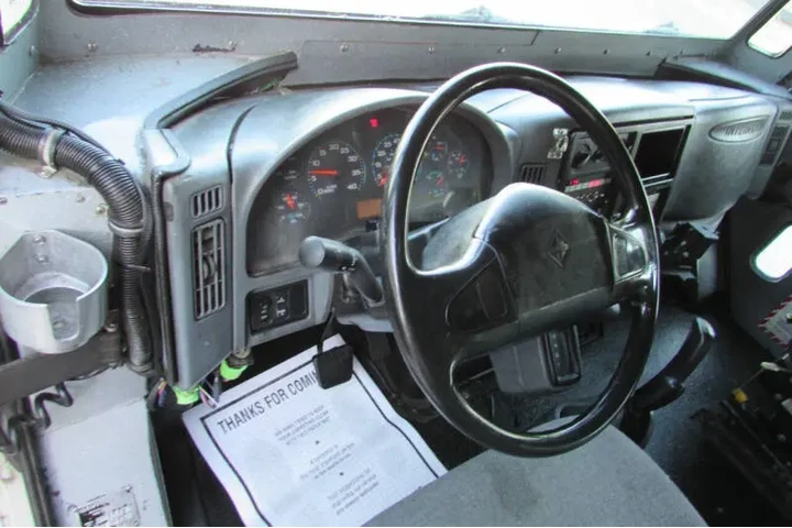 $15995 : 2006 International DuraStar 4 image 10