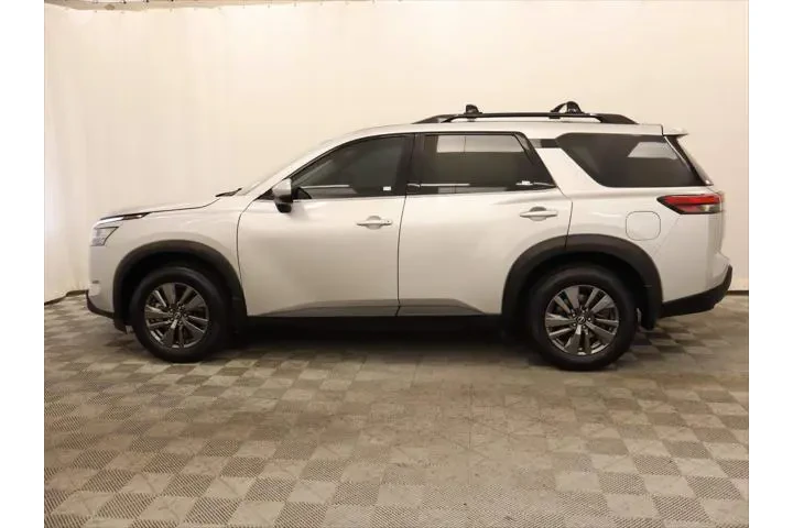 $23528 : Nissan Pathfinder 2022 SV 4d image 2