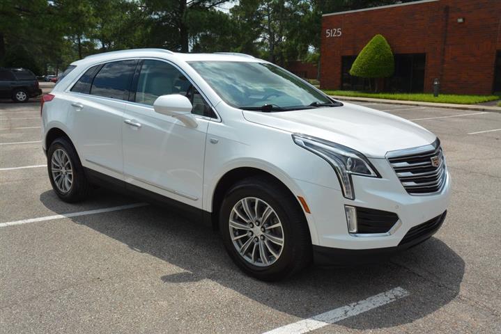 2017 XT5 Luxury image 5