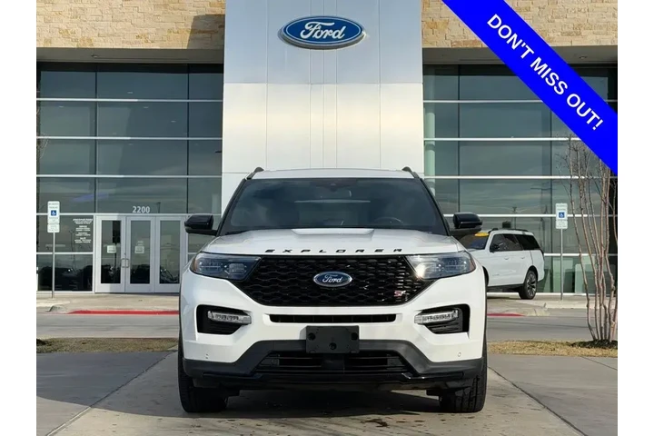 $39798 : Ford Explorer 2023 AWD ST 4d image 2