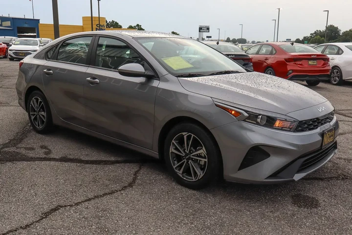 $18388 : 2024 Forte LXS image 3