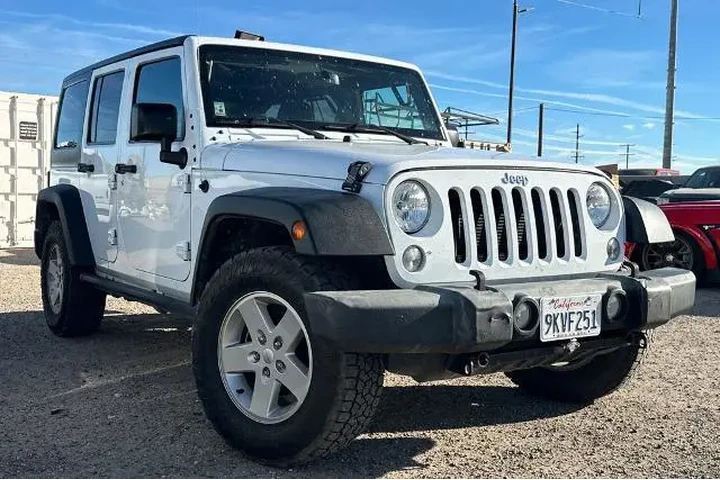 $18873 : Jeep Wrangler JK Unlimited 2 image 2