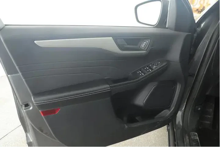 $22994 : Ford Escape Plug-In Hybrid 2 image 6