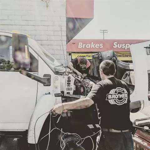 Master Mechanic/ Mecanico image 3