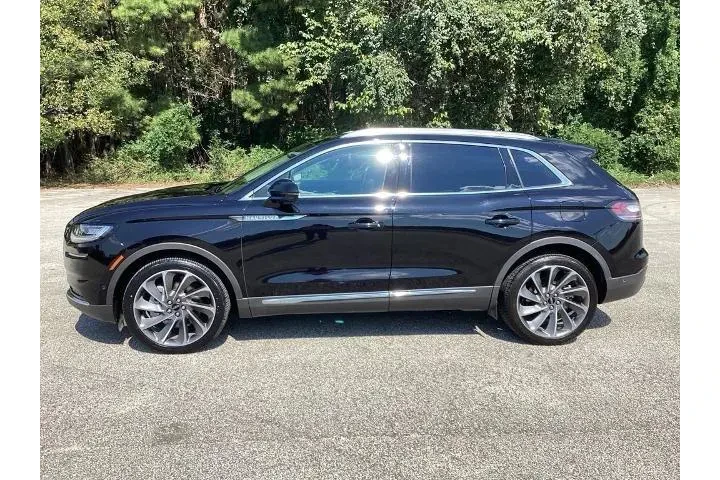 $27342 : Lincoln Nautilus 2021 AWD Re image 6