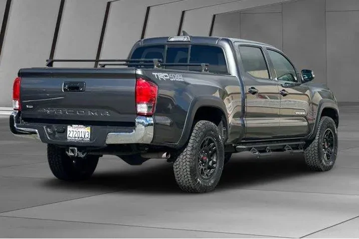 $28000 : Toyota Tacoma 2016 4x4 TRD O image 4